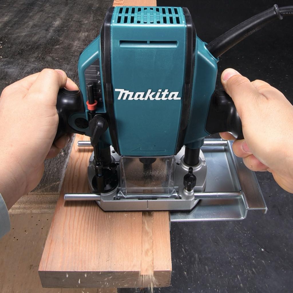 Фрезери Makita Фрезер мережевий 900Вт. RP0900