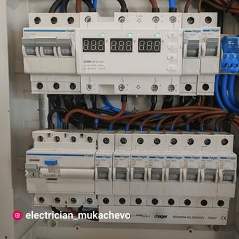 Реле напряжения ZUBR Реле напряжения трехфазное D6-40red