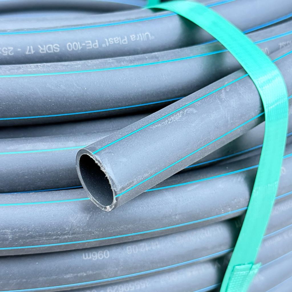 ПНД Труба Ultra Plast ПНД Труба Ø20*1,8 (6 атм. чорн. з син.)