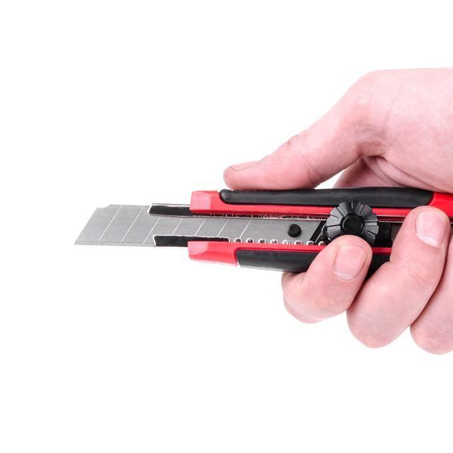 Ножи строительные INTERTOOL Нож строительный (18мм.) HT-0503
