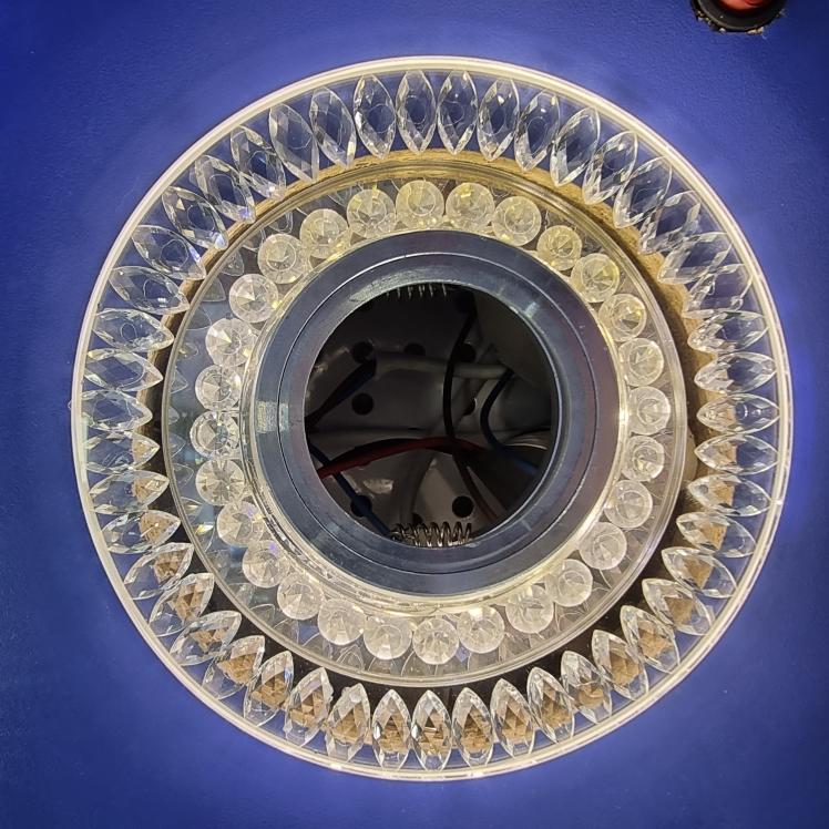 Точечный светильник с led-подсвет. MR16 XF8168